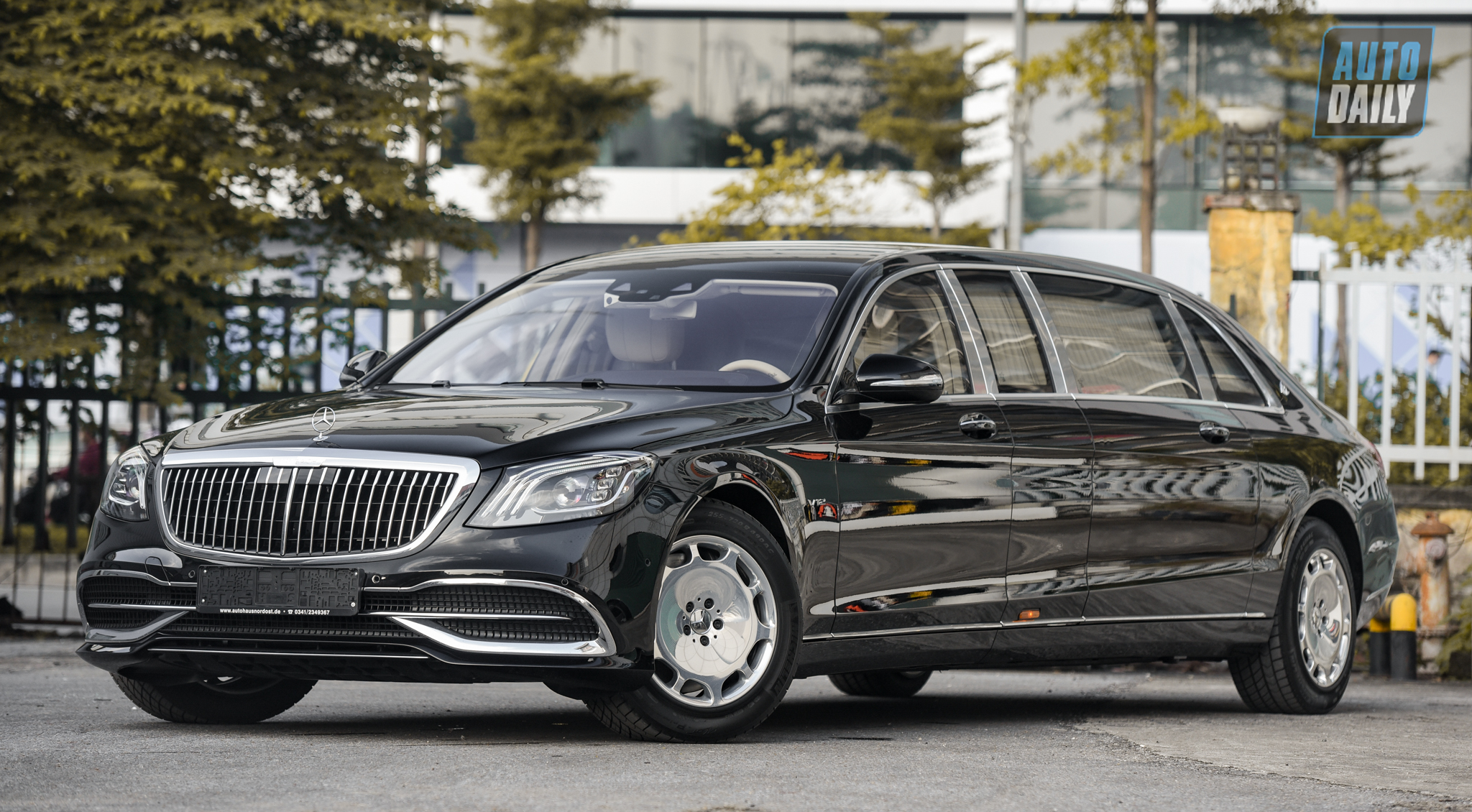 Limousine siêu sang cho 'Chủ tịch' MercedesMaybach S650 Pullman đẳng